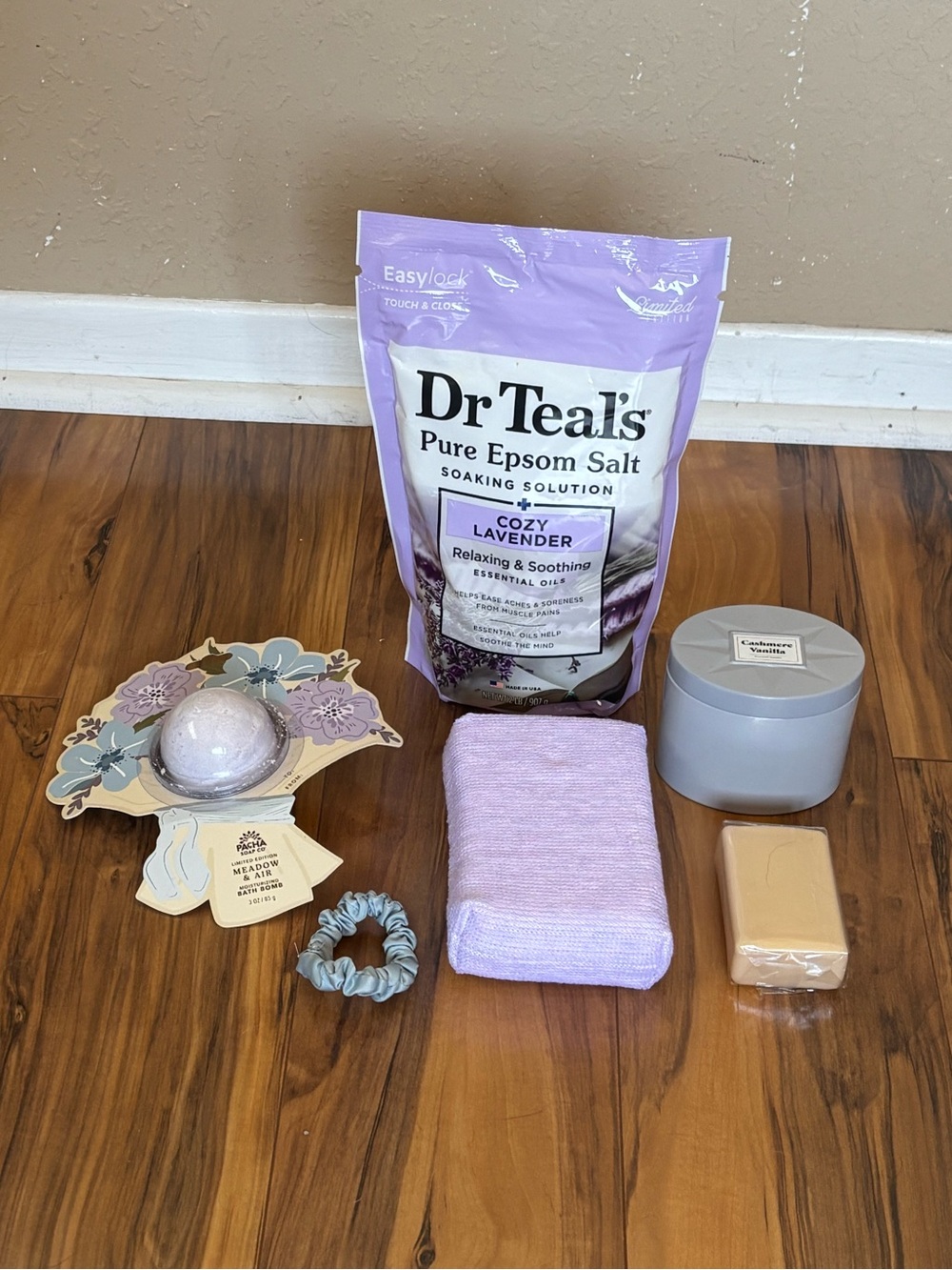 Cozy Lavender Pure Epsom Salt Soaking Solution candle bath bomb soap loofah
